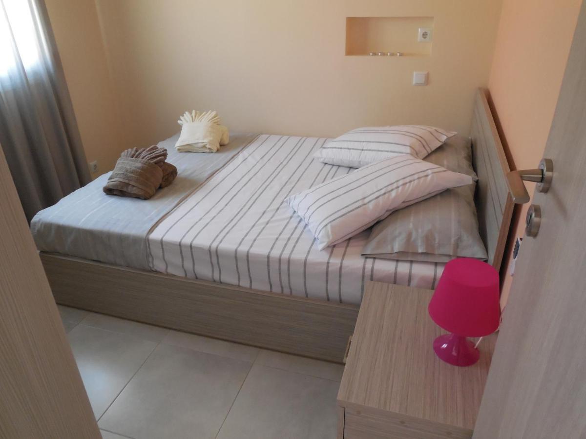 Costa Petra - Luxury Seaside Cottage With Garden - Vacation House For Families In Greece Néa Meságkala Zewnętrze zdjęcie