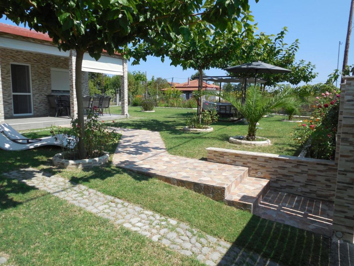 Costa Petra - Luxury Seaside Cottage With Garden - Vacation House For Families In Greece Néa Meságkala Zewnętrze zdjęcie