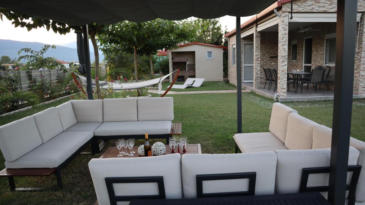 Costa Petra - Luxury Seaside Cottage With Garden - Vacation House For Families In Greece Néa Meságkala Zewnętrze zdjęcie
