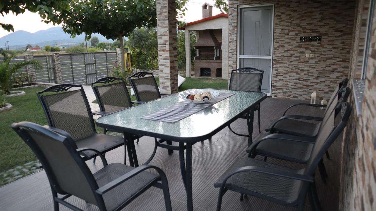 Costa Petra - Luxury Seaside Cottage With Garden - Vacation House For Families In Greece Néa Meságkala Zewnętrze zdjęcie