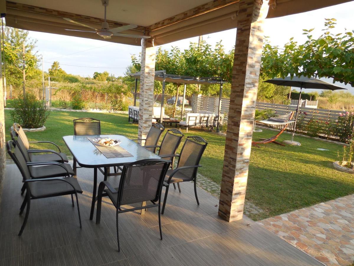 Costa Petra - Luxury Seaside Cottage With Garden - Vacation House For Families In Greece Néa Meságkala Zewnętrze zdjęcie
