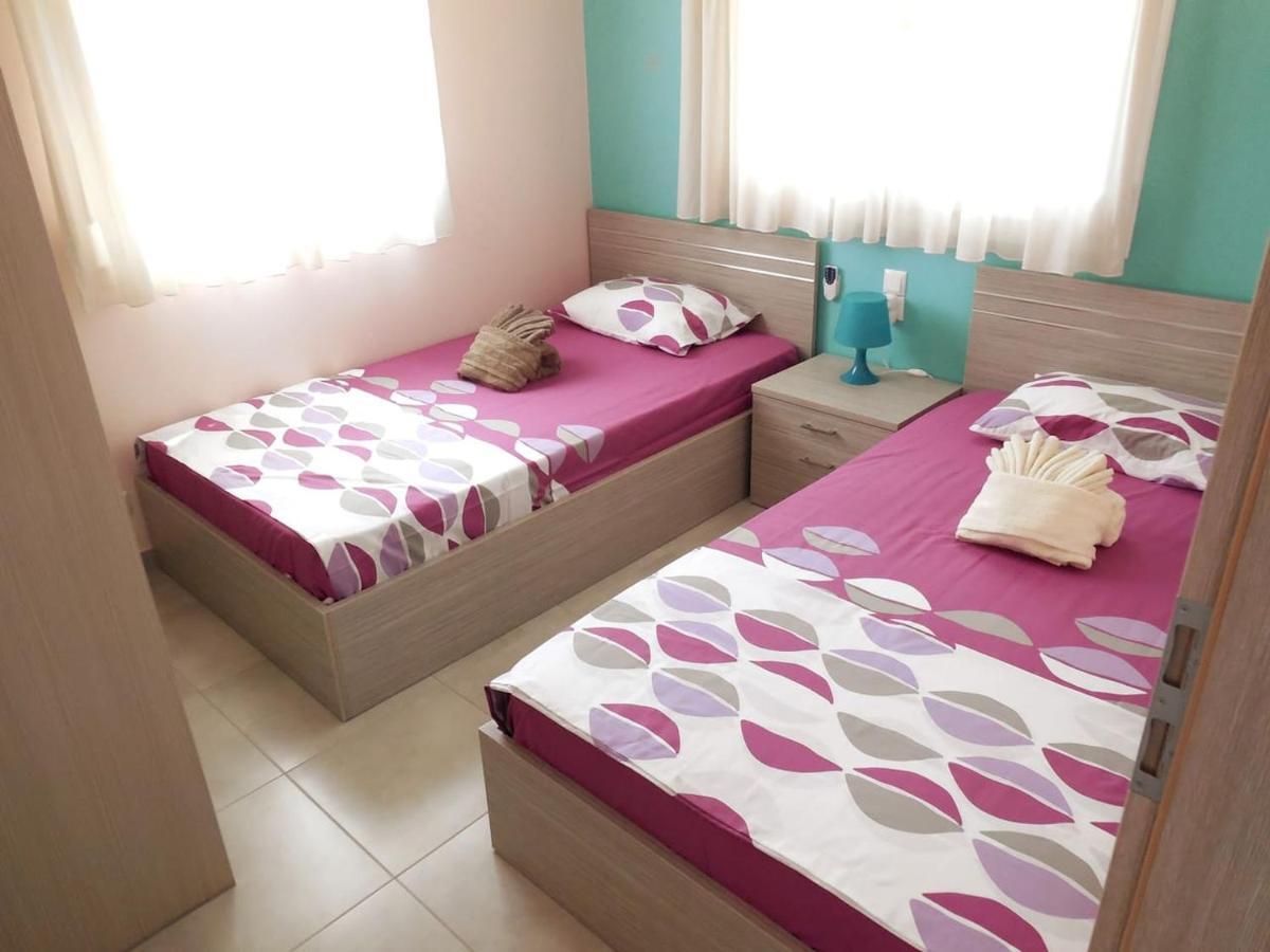 Costa Petra - Luxury Seaside Cottage With Garden - Vacation House For Families In Greece Néa Meságkala Zewnętrze zdjęcie
